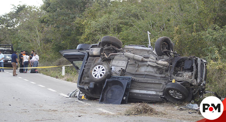 Pasajera fallece al estallar el neumático de una camioneta en la Mérida-Muna