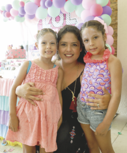 Alfonsina Sauri López con Elena y Fernanda Gutiérrez Sauri