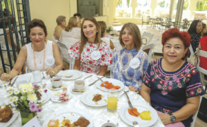 Amelia Ocampo De Gutiérrez, Alicia Canto De Fajardo, Ana Rosa Gonzalez Diaz Y María Josefina González De Chacón