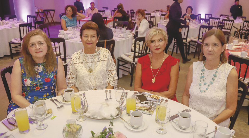 Hilda Salomón Barbosa de Conde, Rosy Franco de García, Martha Barrera Bustillos y Mercedes Pieck Díaz