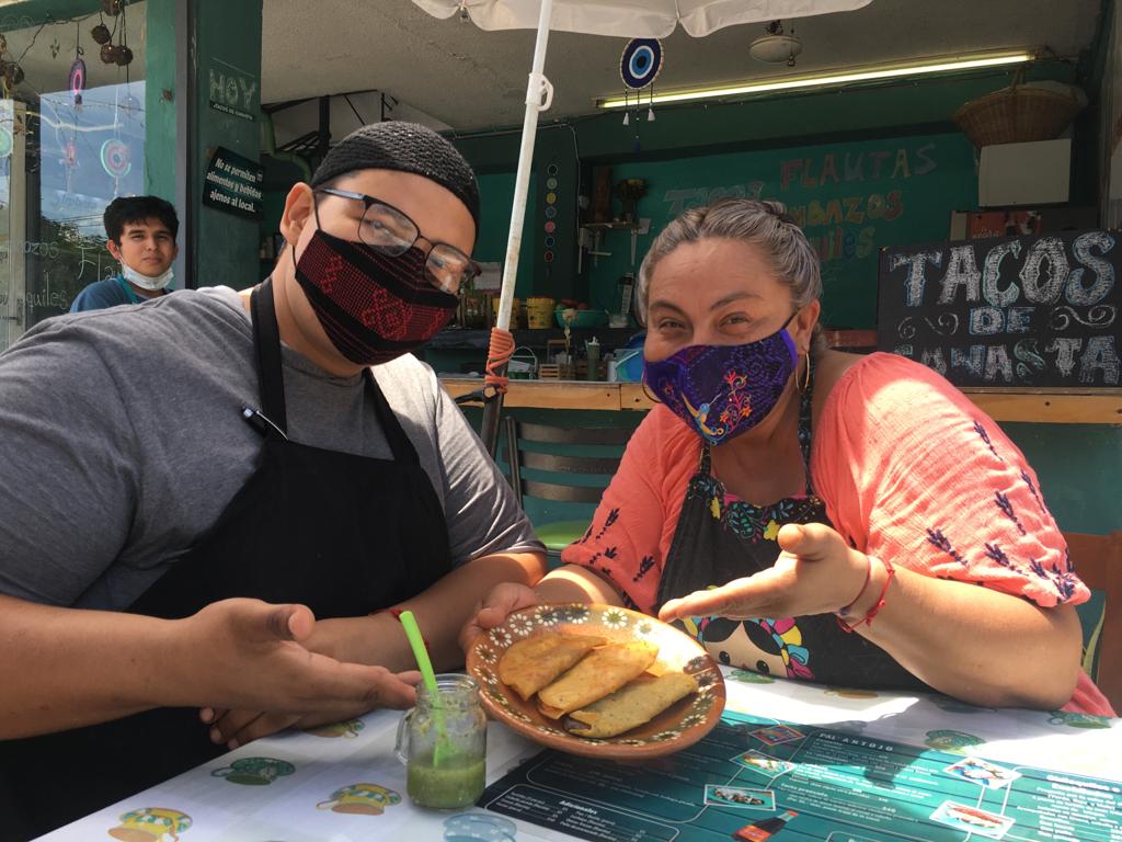 La Cazuela del Abuelo tacos de canasta y chilanguerias Punto Medio