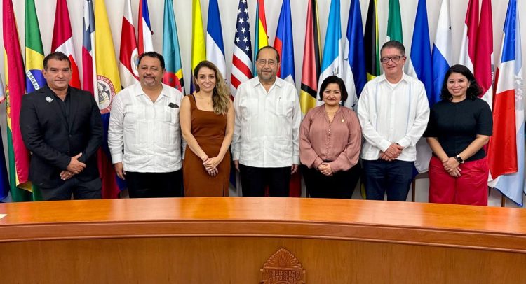 Renán Solís, primer presidente del Instituto Iberoamericano de Derecho Constitucional en Yucatán
